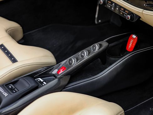 Used 2023 Ferrari F8 Tributo RWD image 68