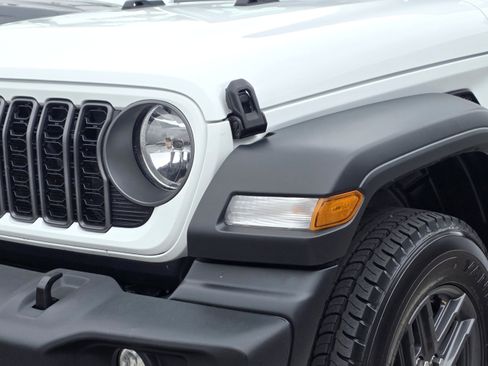 Certified 2025 Jeep Wrangler Unlimited Sport AWD/4WD image 8
