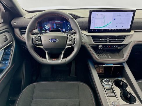 Used 2025 Ford Explorer ST image 24