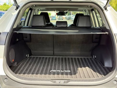 Certified 2022 Toyota RAV4 XLE Premium AWD/4WD image 10