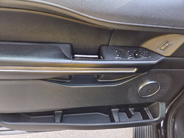 Used 2021 Ford Expedition Max XLT RWD image 12