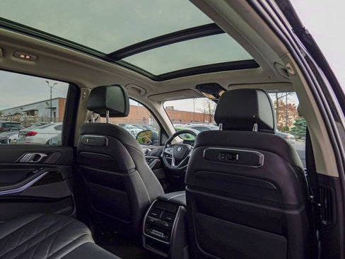 Used 2024 BMW X7 xDrive40i image 38