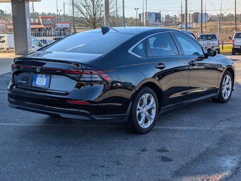 Used 2023 Honda Accord LX image 9