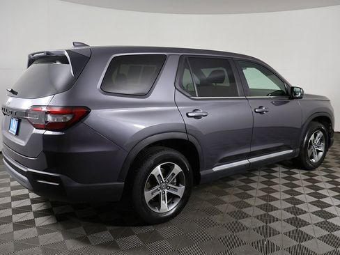 Used 2025 Honda Pilot EX-L image 10