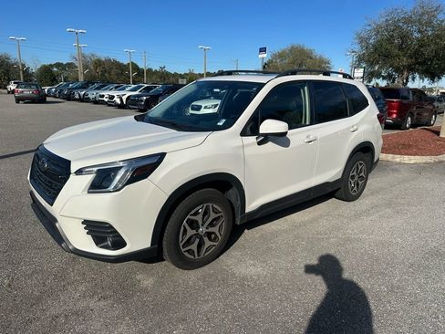 Used 2022 Subaru Forester Premium image 13