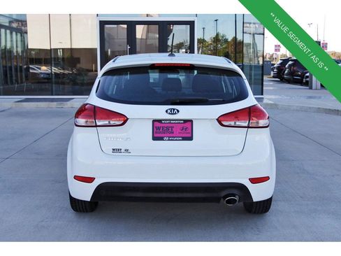Used 2017 Kia Forte LX image 6