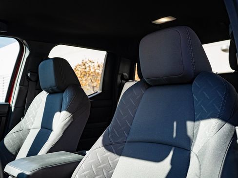 Used 2025 Toyota Tacoma SR image 18