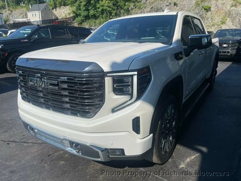Used 2023 GMC Sierra 1500 Denali Ultimate AWD/4WD image 4