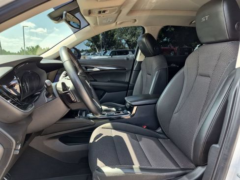 Used 2022 Buick Envision Preferred w/ Sport Touring Package FWD image 22