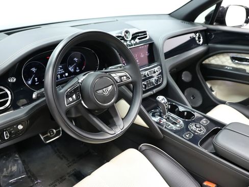 Used 2021 Bentley Bentayga w/ First Edition Specification AWD/4WD image 2