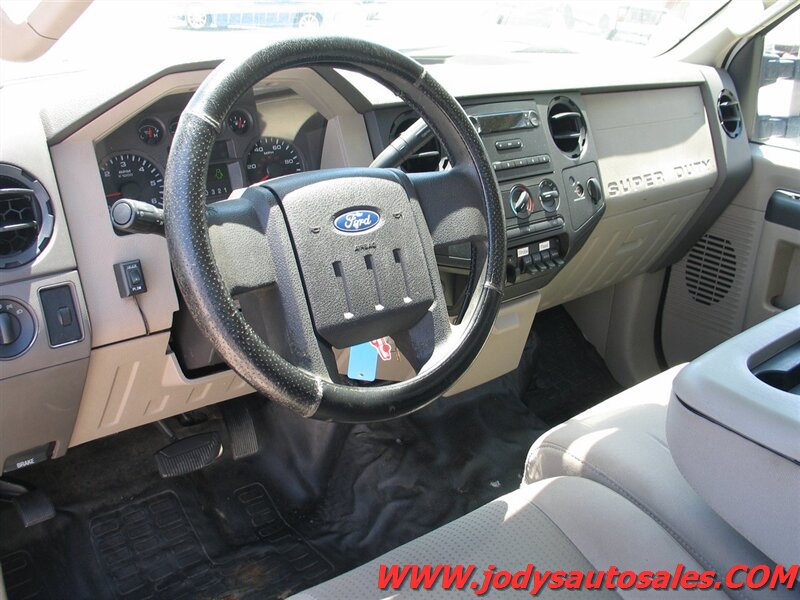 Used 2008 Ford F250 XL AWD/4WD image 2