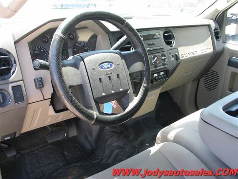 Used 2008 Ford F250 XL AWD/4WD image 2