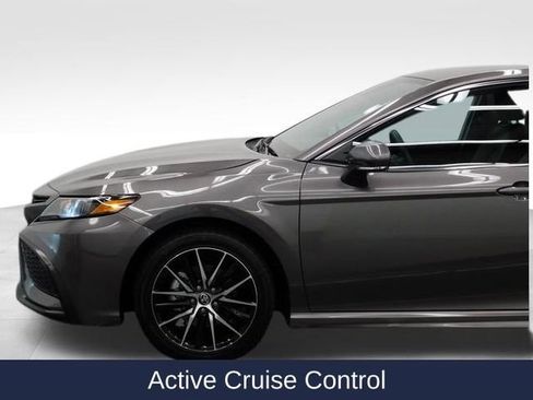 Used 2024 Toyota Camry SE image 17