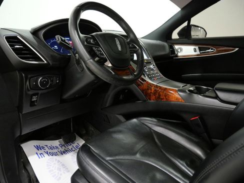 Used 2020 Lincoln Nautilus Reserve w/ Equipment Group 202A image 11