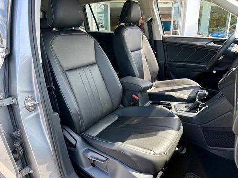 Used 2023 Volkswagen Tiguan SE FWD image 19