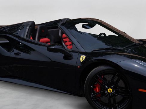 Used 2019 Ferrari 488 Spider RWD image 10