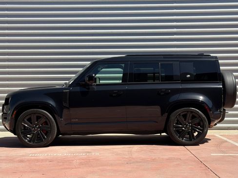Used 2020 Land Rover Defender 110 X AWD/4WD image 2