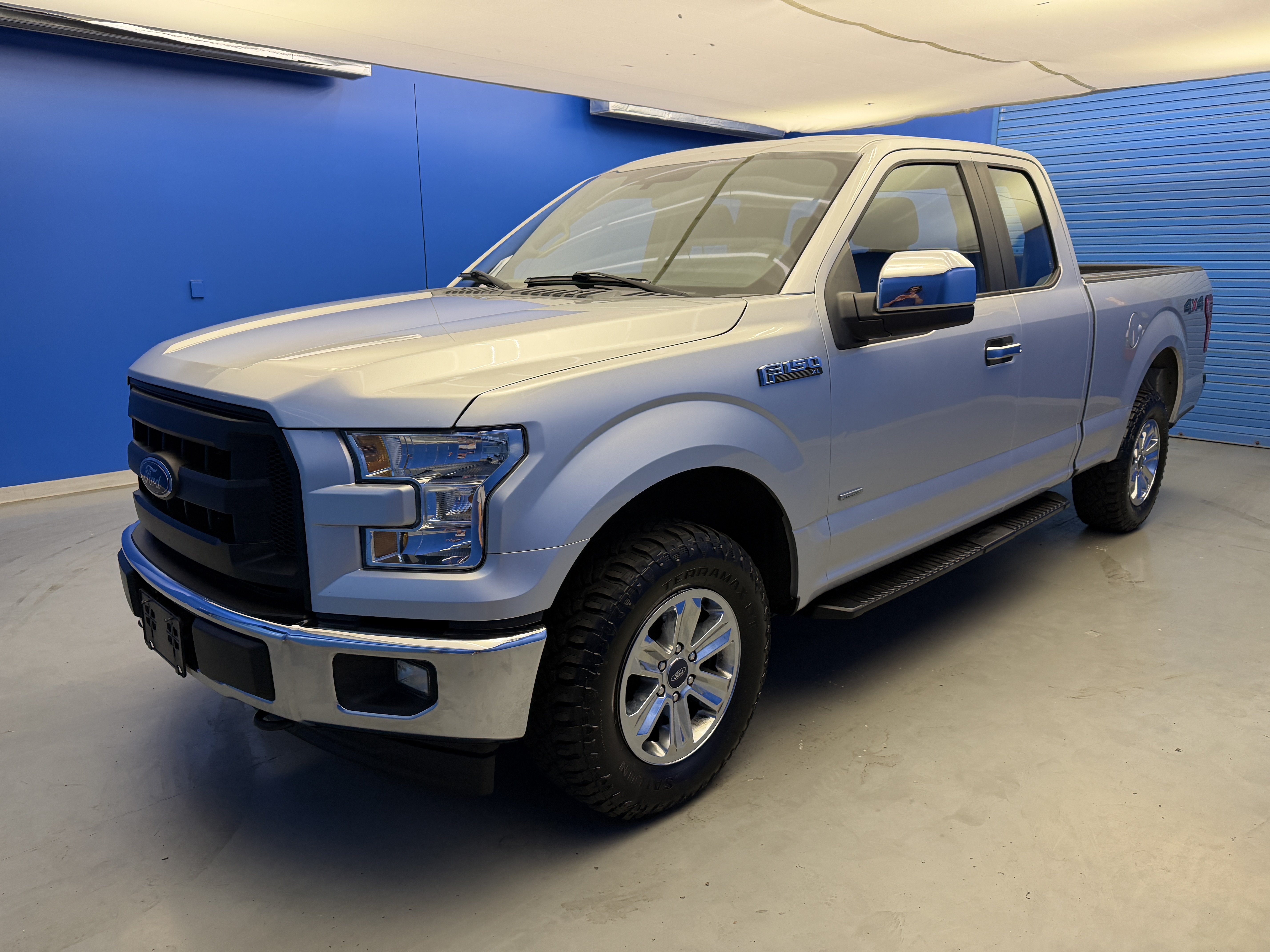 Used 2017 Ford F150 XL w/ Equipment Group 101A Mid AWD/4WD image 4