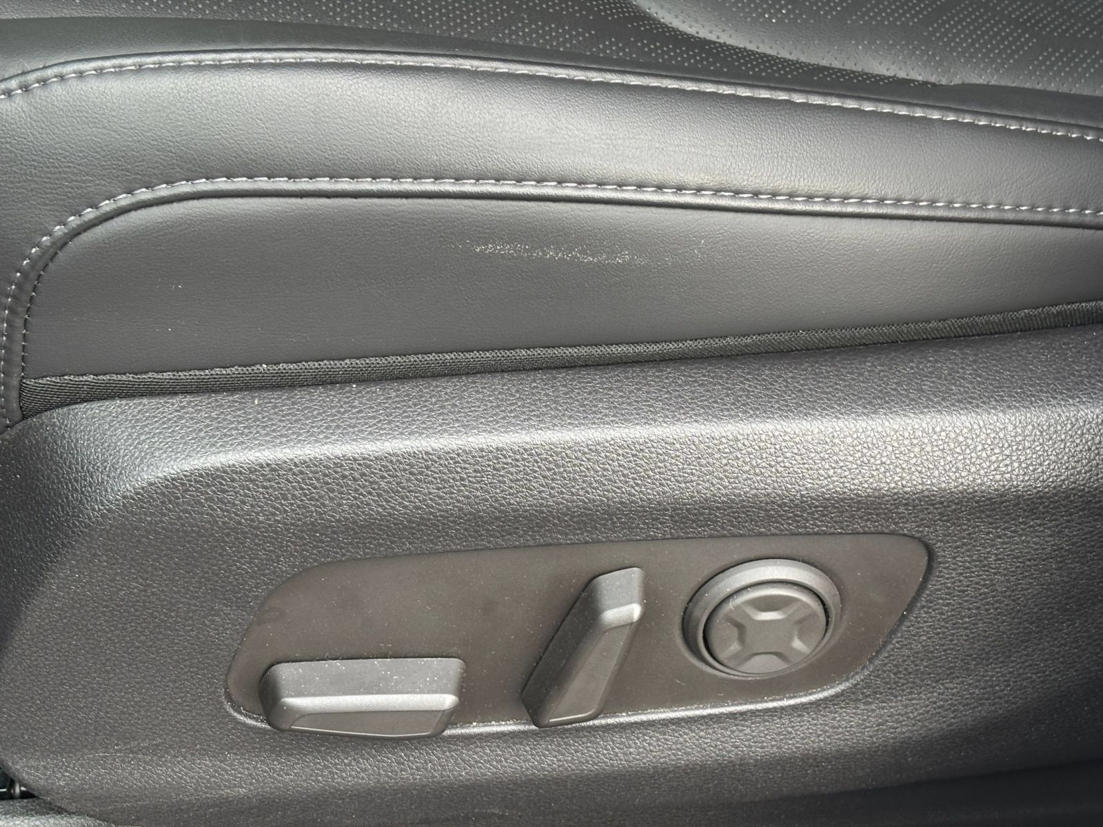 Used 2026 Kia Carnival FWD image 20