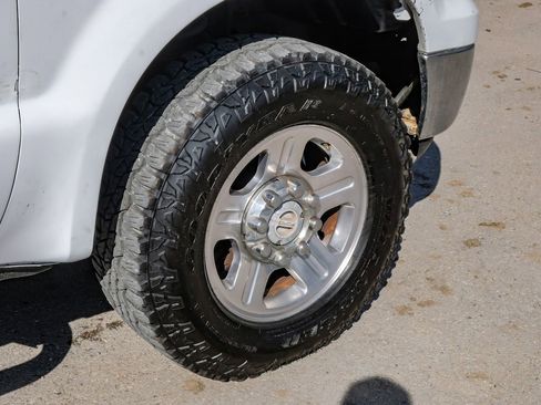 Used 2005 Ford F250 XL image 56