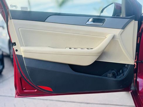 Used 2015 Hyundai Sonata SE w/ Option Group 02 image 16