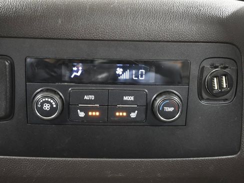 Used 2016 GMC Yukon XL Denali image 15