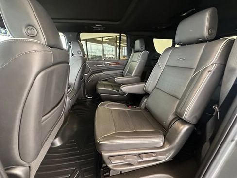 Used 2022 Cadillac Escalade ESV Premium Luxury AWD/4WD image 21