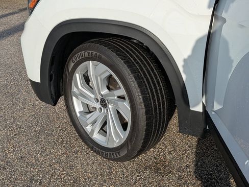 Certified 2023 Volkswagen Atlas SE FWD image 34