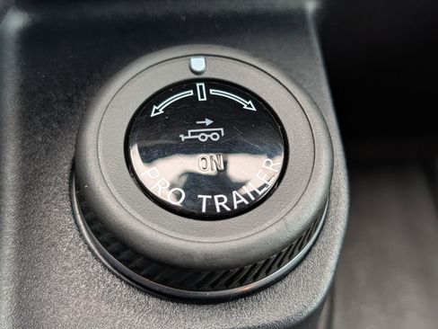 Used 2025 Ford Expedition Active RWD image 36