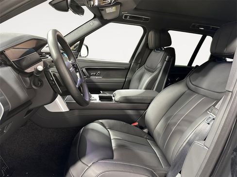 New 2026 Land Rover Range Rover SE image 8