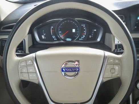 Used 2016 Volvo XC70 T5 Platinum w/ Protection Package image 11