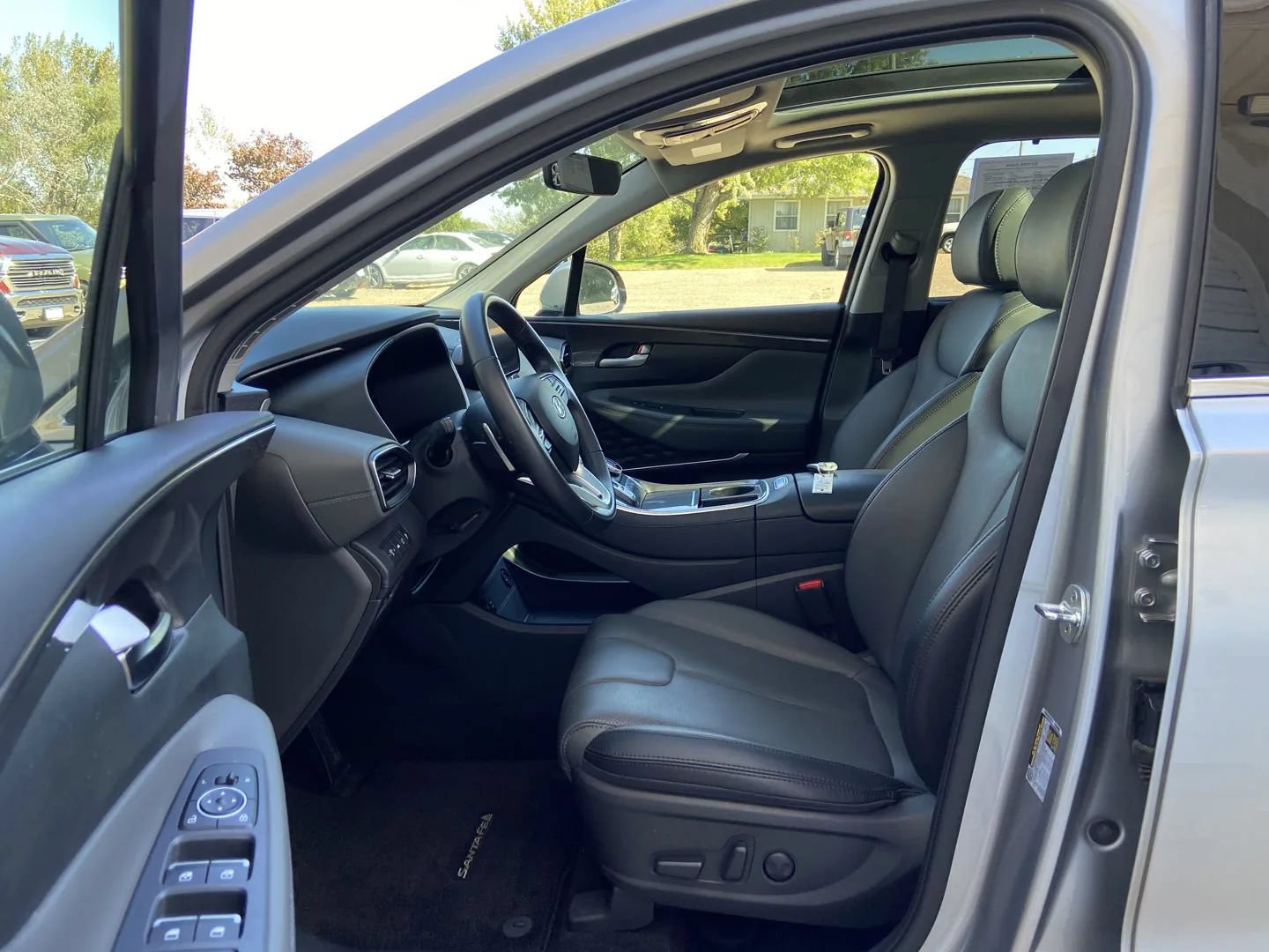 Used 2023 Hyundai Santa Fe SEL w/ Premium Package AWD/4WD image 11