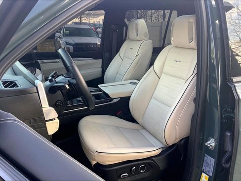 Used 2025 Cadillac Escalade Sport image 27