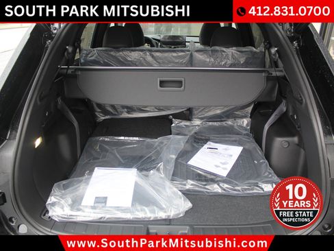 New 2025 Mitsubishi Outlander SE image 11