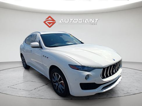 Used 2017 Maserati Levante S AWD/4WD image 3