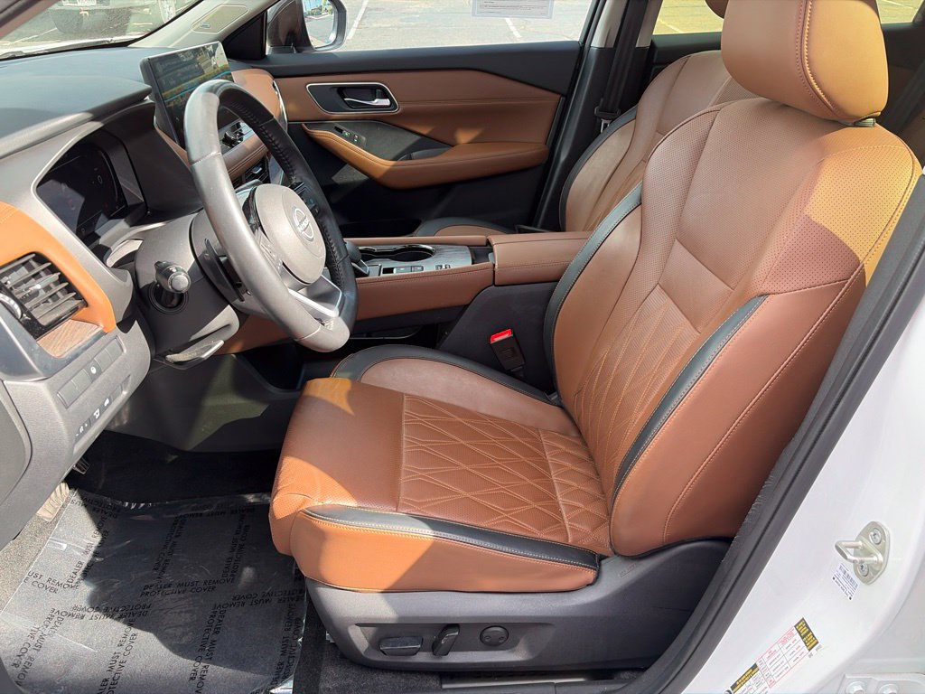 Used 2024 Nissan Rogue Platinum FWD image 23