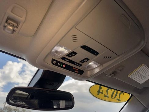 Used 2024 GMC Terrain AT4 w/ Infotainment Package II image 39