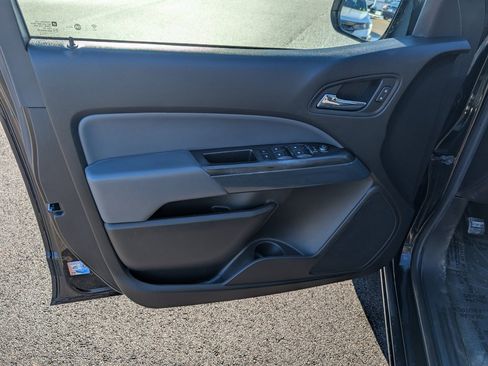 Used 2017 Chevrolet Colorado Z71 image 13