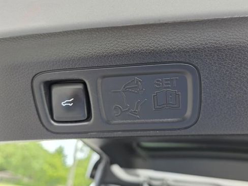 Used 2018 Ford Expedition Limited RWD image 13