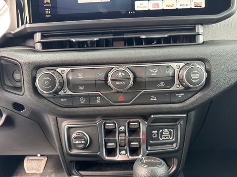 New 2026 Jeep Gladiator Sport image 12