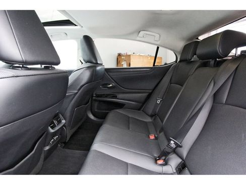 Used 2022 Lexus ES 350 w/ Premium Package FWD image 10