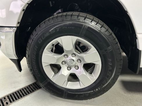 Used 2022 RAM 1500 Big Horn AWD/4WD image 9