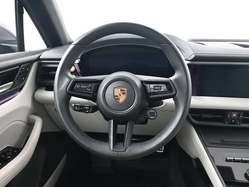 Certified 2025 Porsche Macan 4S Electric AWD/4WD image 12