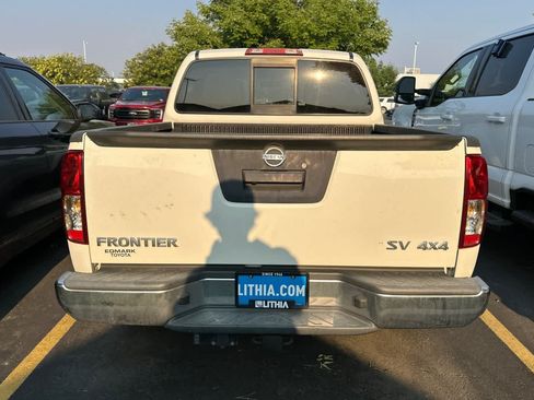 Used 2019 Nissan Frontier SV AWD/4WD image 5