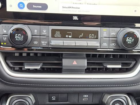 Certified 2025 Toyota Grand Highlander AWD image 21