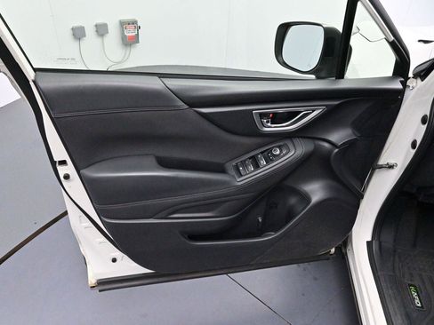 Used 2019 Subaru Forester Premium AWD/4WD image 9