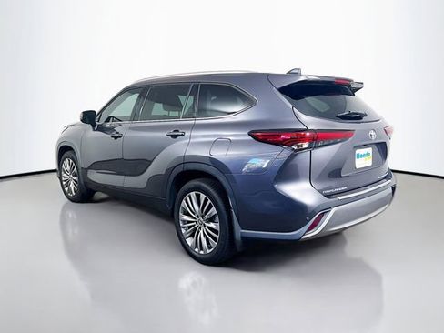 Used 2021 Toyota Highlander Platinum AWD/4WD image 6