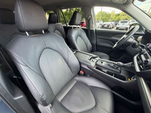 Used 2025 Toyota Grand Highlander FWD image 38