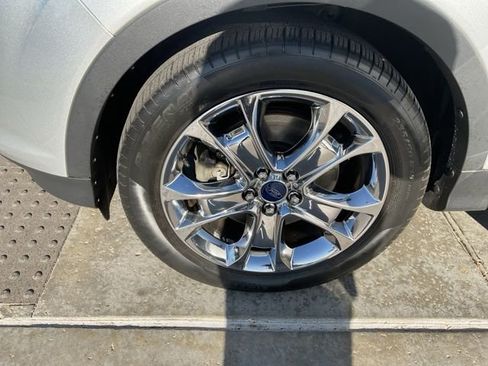 Used 2015 Ford Escape SE w/ Equipment Group 201A image 16