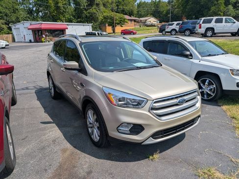 Used 2017 Ford Escape Titanium w/ Equipment Group 301A FWD image 4
